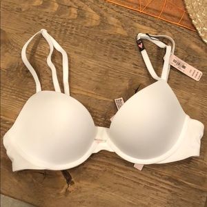 32 B Victoria Secret Bra